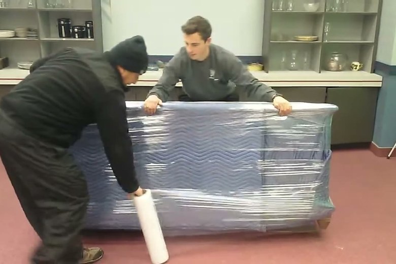 Wrapping a cabinet before the load
